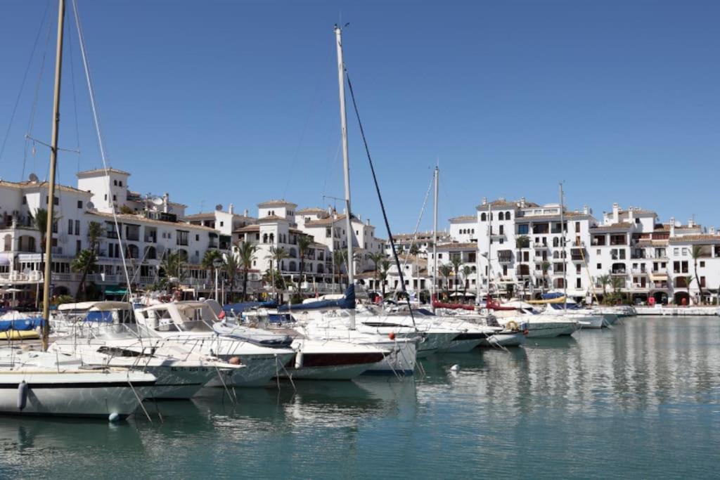 Apartamento Entero Con Solarium En Sabinillas, Con Piscina Y Al Lado Del Puerto De La Duquesa Manilva Luaran gambar