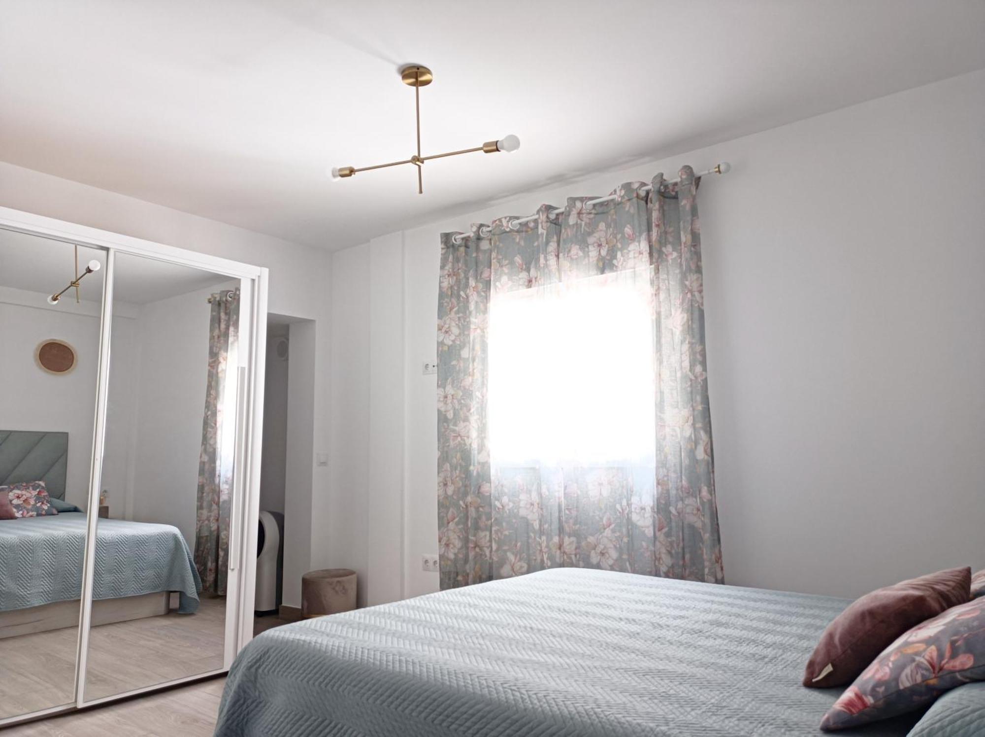 Apartamento Entero Con Solarium En Sabinillas, Con Piscina Y Al Lado Del Puerto De La Duquesa Manilva Luaran gambar